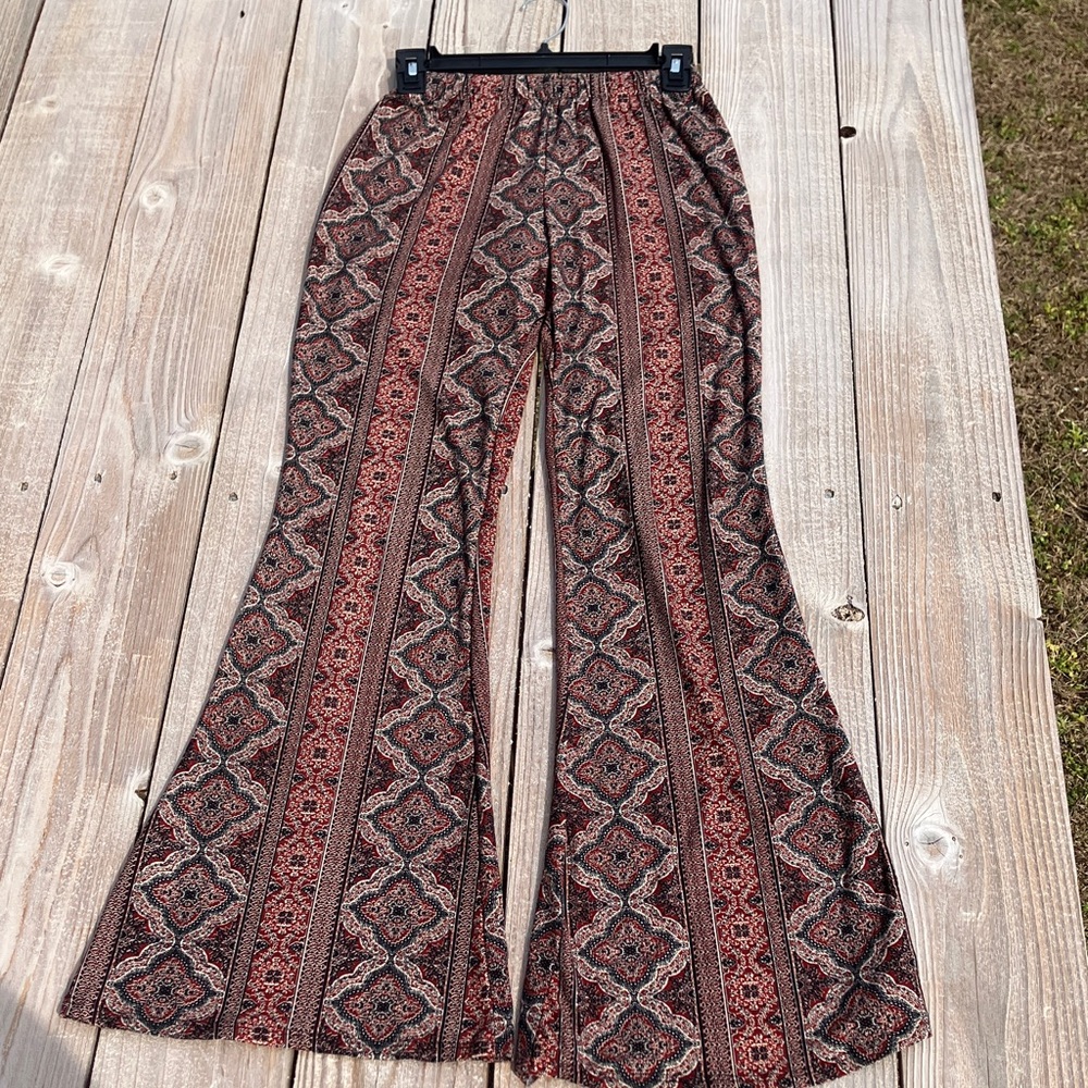 Patterned Wide-Leg Pants in Rust and Black